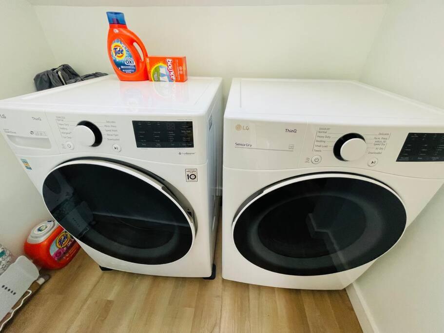 Stylish Cozy One Bedroom Studio With Free Parking 빅토리아 외부 사진