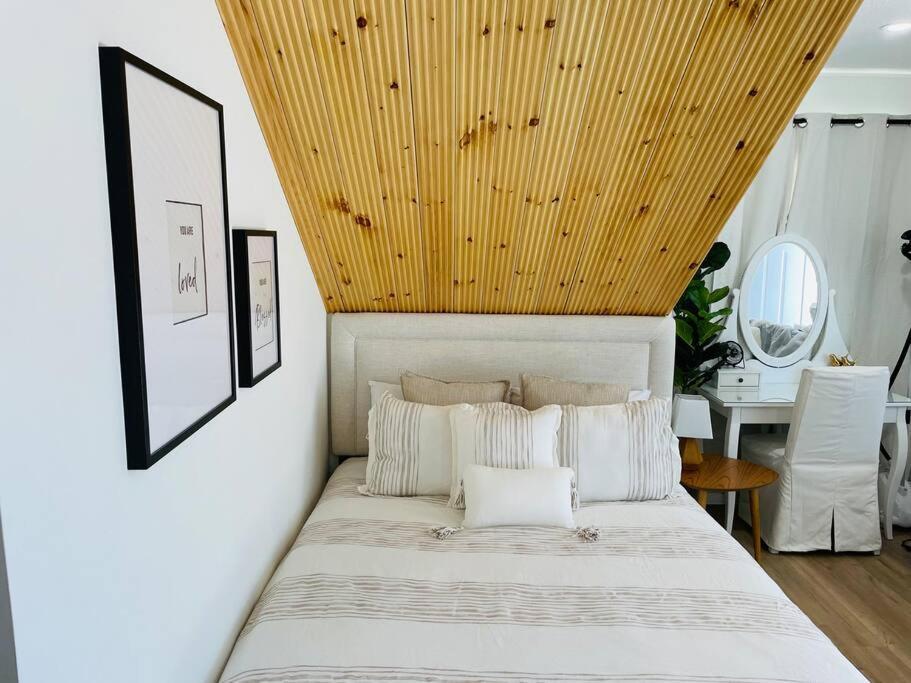 Stylish Cozy One Bedroom Studio With Free Parking 빅토리아 외부 사진